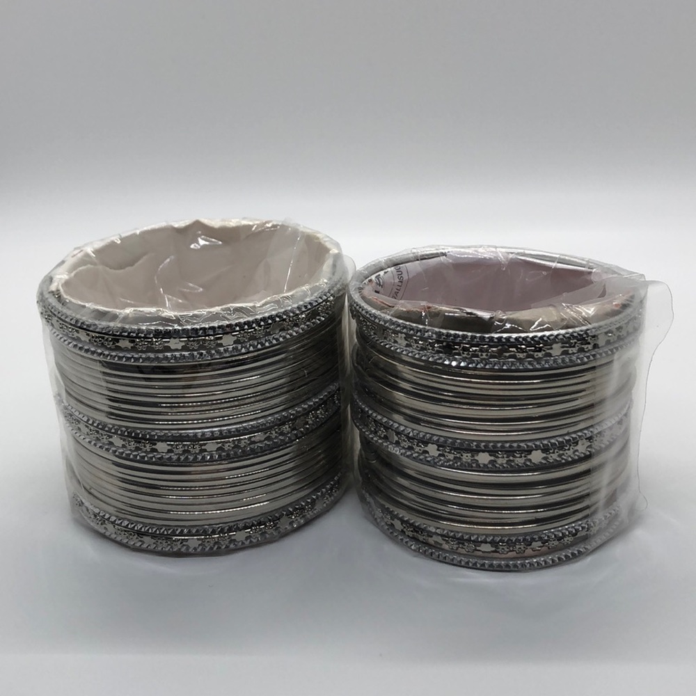 Set of bangles